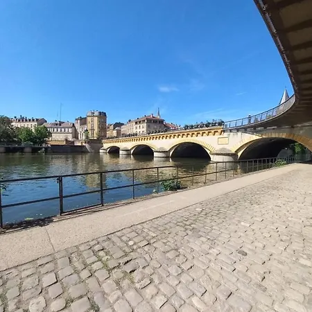 Avec Terrasse A Proximite De Appartement Metz