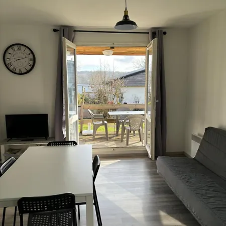 Avec Terrasse A Proximite De *