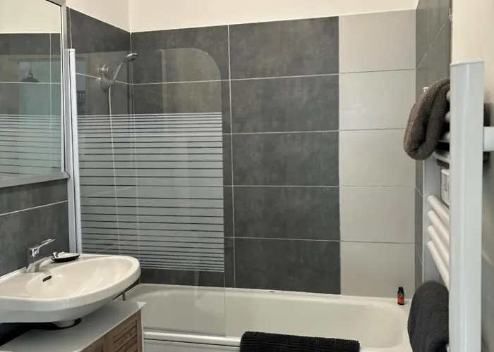 Avec Terrasse A Proximite De